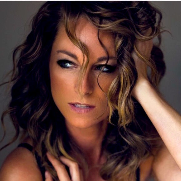 Meet your Posher, Vic - Picture 1 of 3